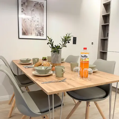 A1 - Haus Deichwind Koenigsberger Allee 36 - Feriendomizil Hollich