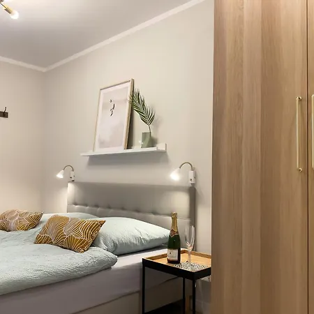 A1 - Haus Deichwind Koenigsberger Allee 36 - Feriendomizil Hollich *